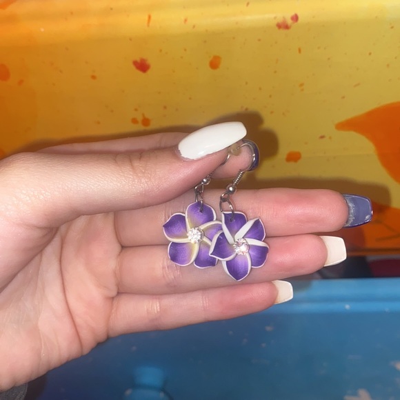 Jewelry - Picture 5 of 6